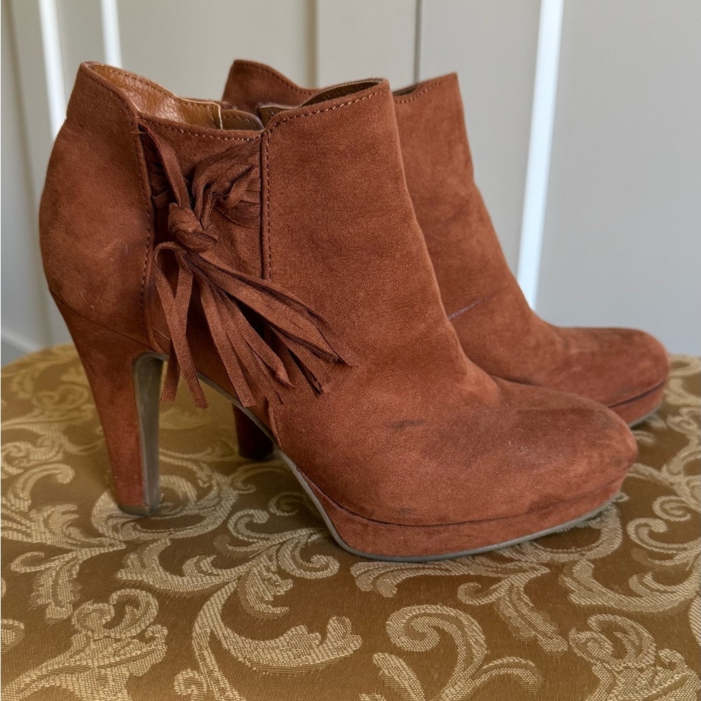 Unlisted by Kenneth Cole Rust Suede Heeled Boots
